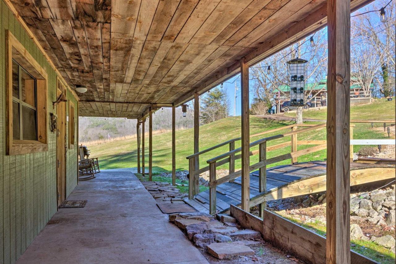 Pet-Friendly Blue Ridge, Cherokee Forest Retreat! グリーンビル  エクステリア 写真
