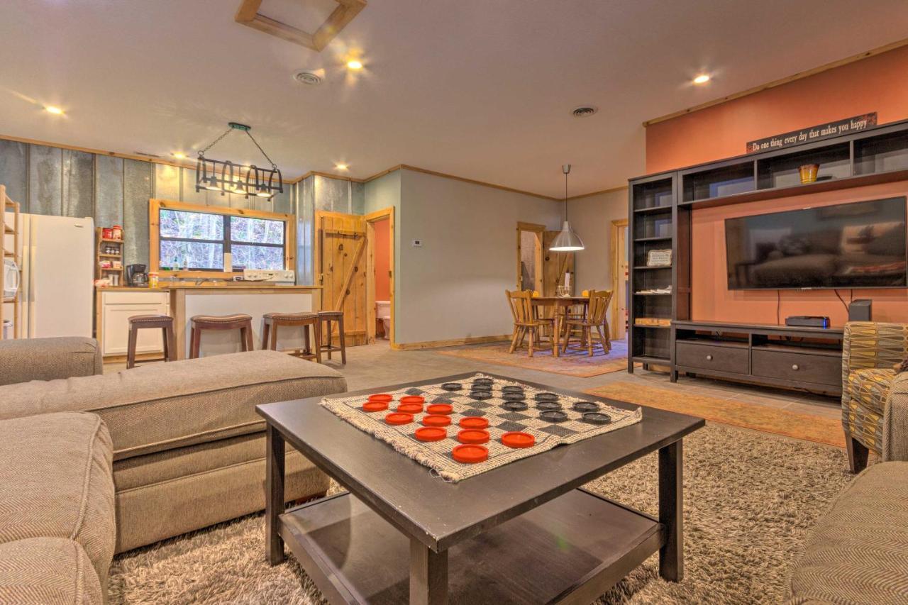 Pet-Friendly Blue Ridge, Cherokee Forest Retreat! グリーンビル  エクステリア 写真